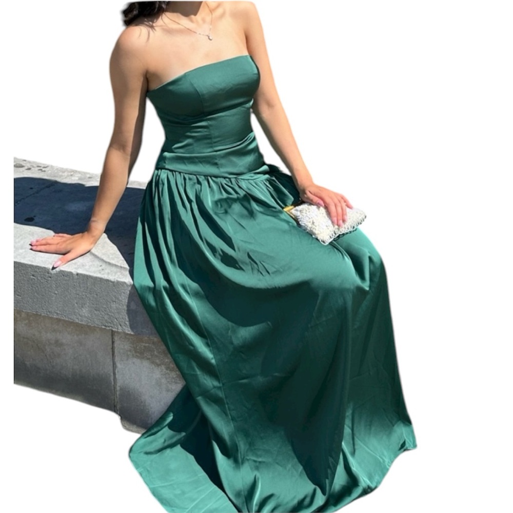 Emerald green gown strapless slit